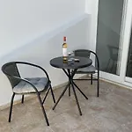 Our Charming House بورتيماو