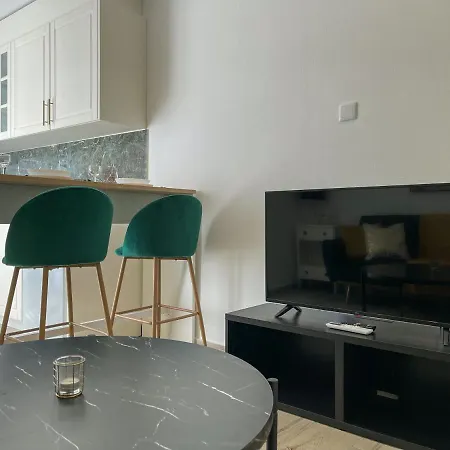 Our Charming House بورتيماو