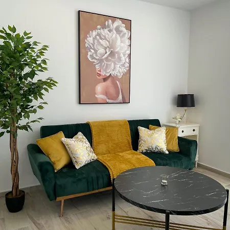 Our Charming House شقة بورتيماو