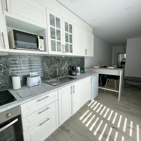 Our Charming House * بورتيماو