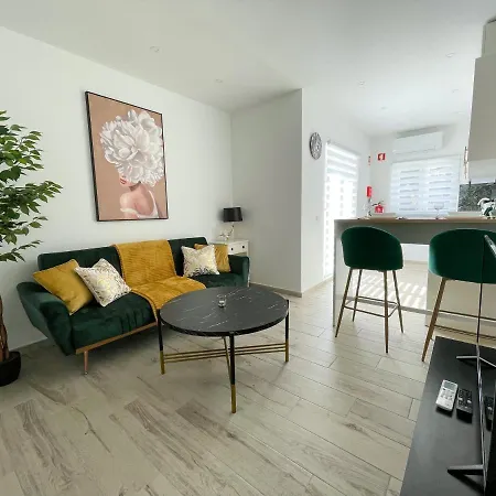 Апартаменты Our Charming House Портиман